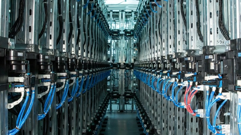 Thermal management materials for data centers and power electronics